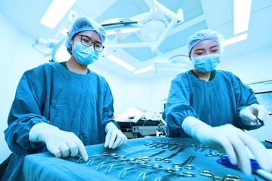 two-veterinarian-surgery-operation-room-260nw-704044792 two-veterinarian-surgery-operation-room-260nw-704044792